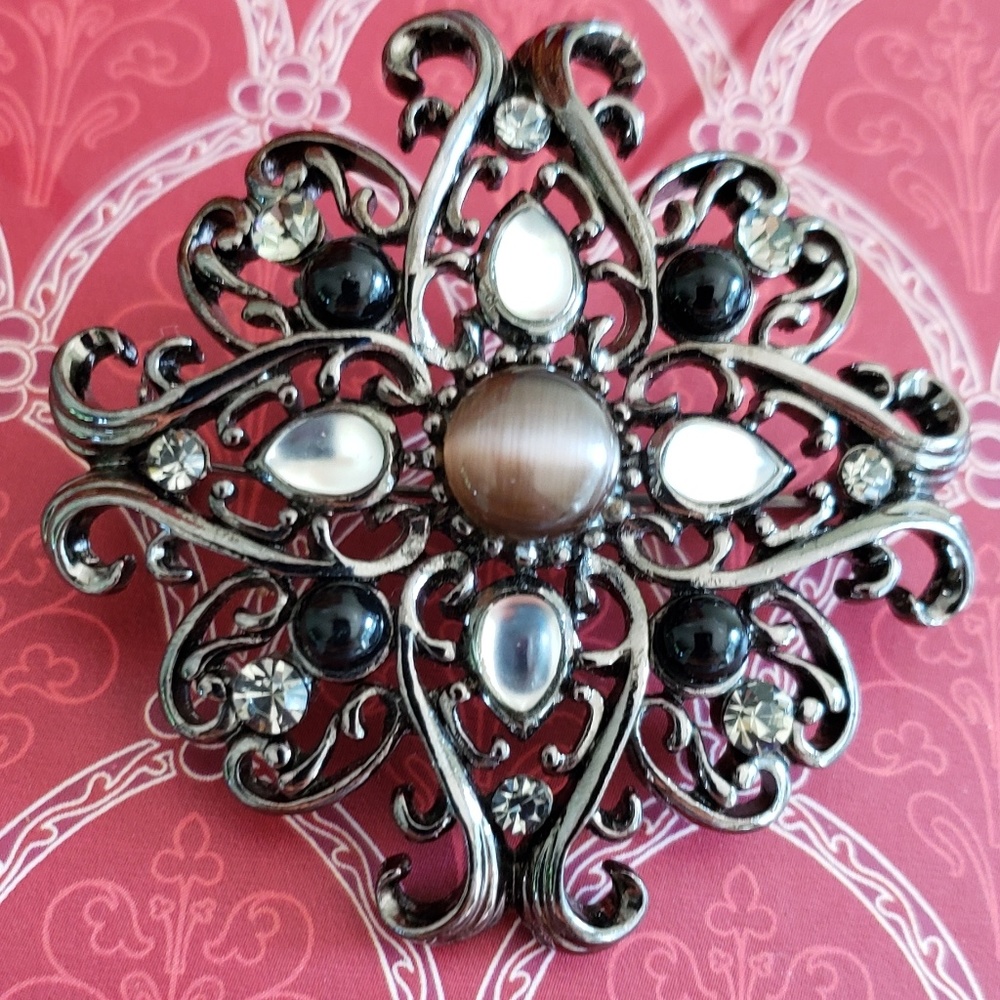 Brooch